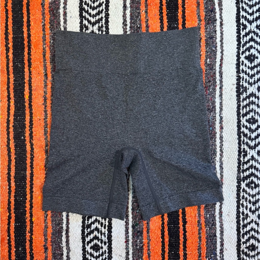 ✴️NWOT gray skinny girl shapewear shorts
